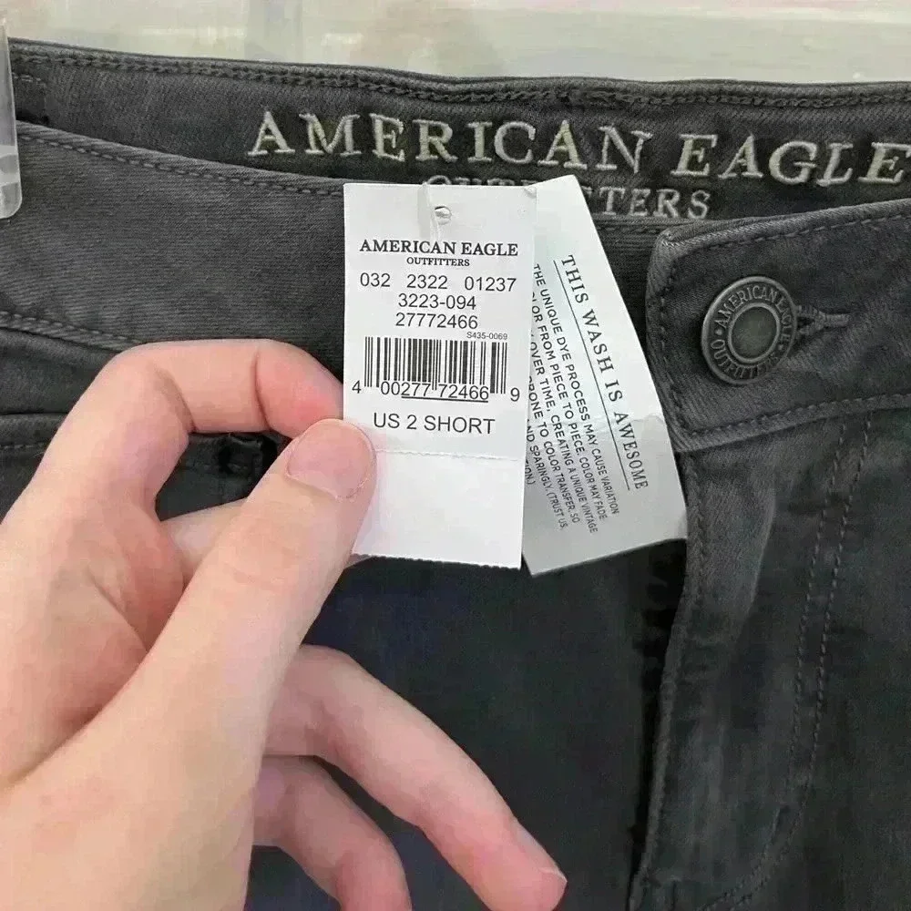 NWT American Eagle dark grey ripped tomgirl stretchy jeans size 2 short - Picture 7 of 10
